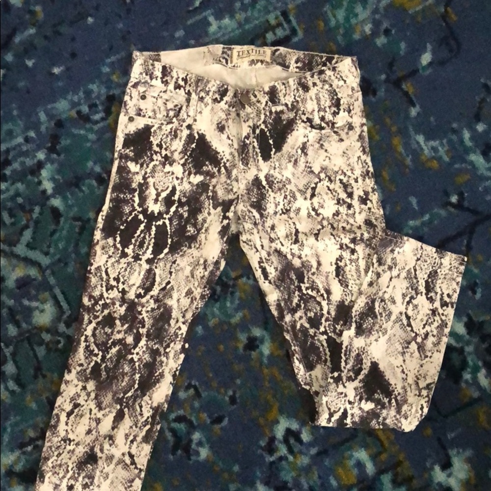Elizabeth & James jean - ankle pant - size 27